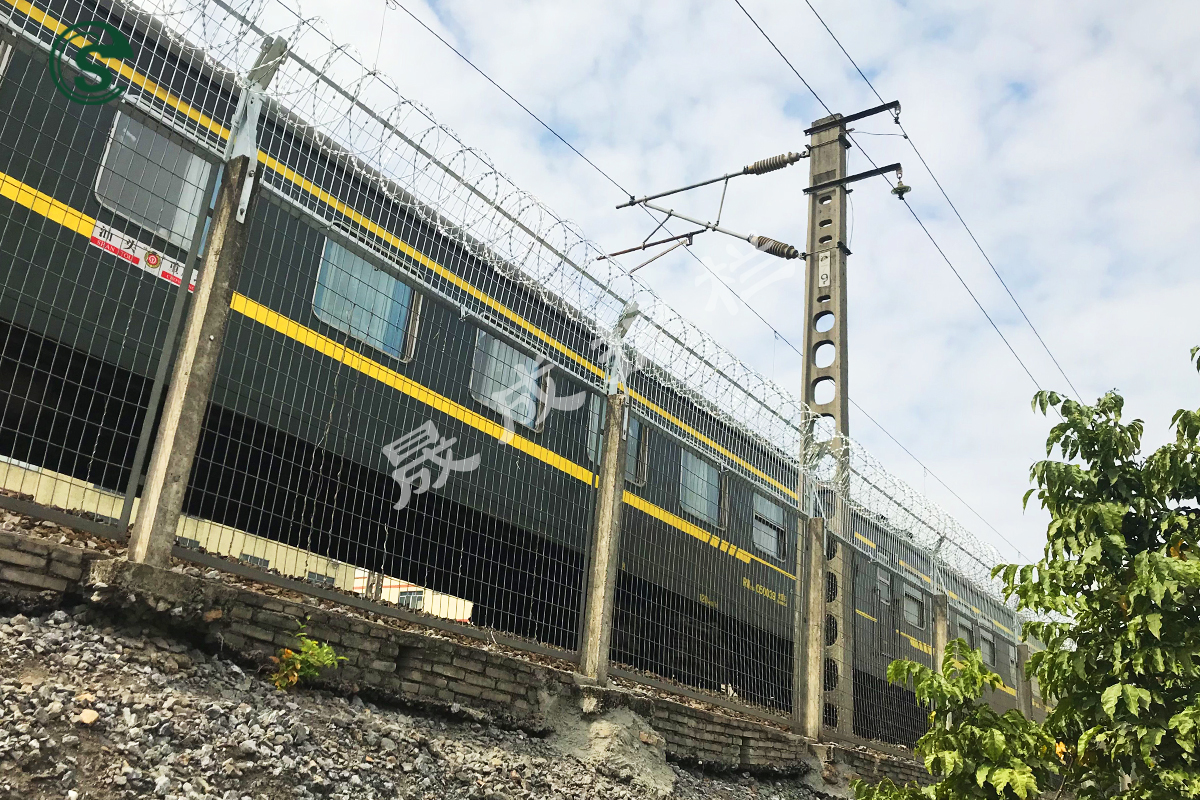 铁路隔离栅（详情）8.jpg